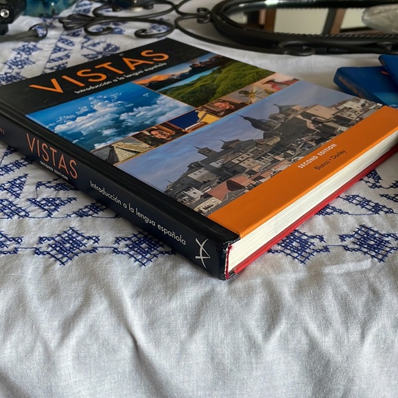 Vistas Spanish Learning Books and CD-Roms - Picture 4 of 10